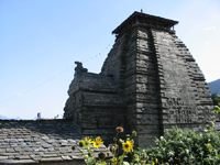 Templo medieval em Gopeshwar